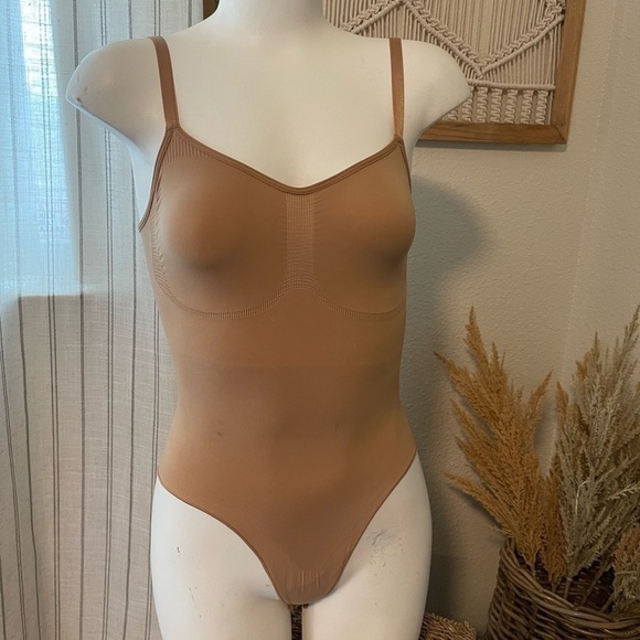 Skims Seamless Sculpting Full Bottom Bodysuit L/XL - Picture 2 of 5